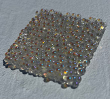 Load image into Gallery viewer, trichroic pearl square jewel