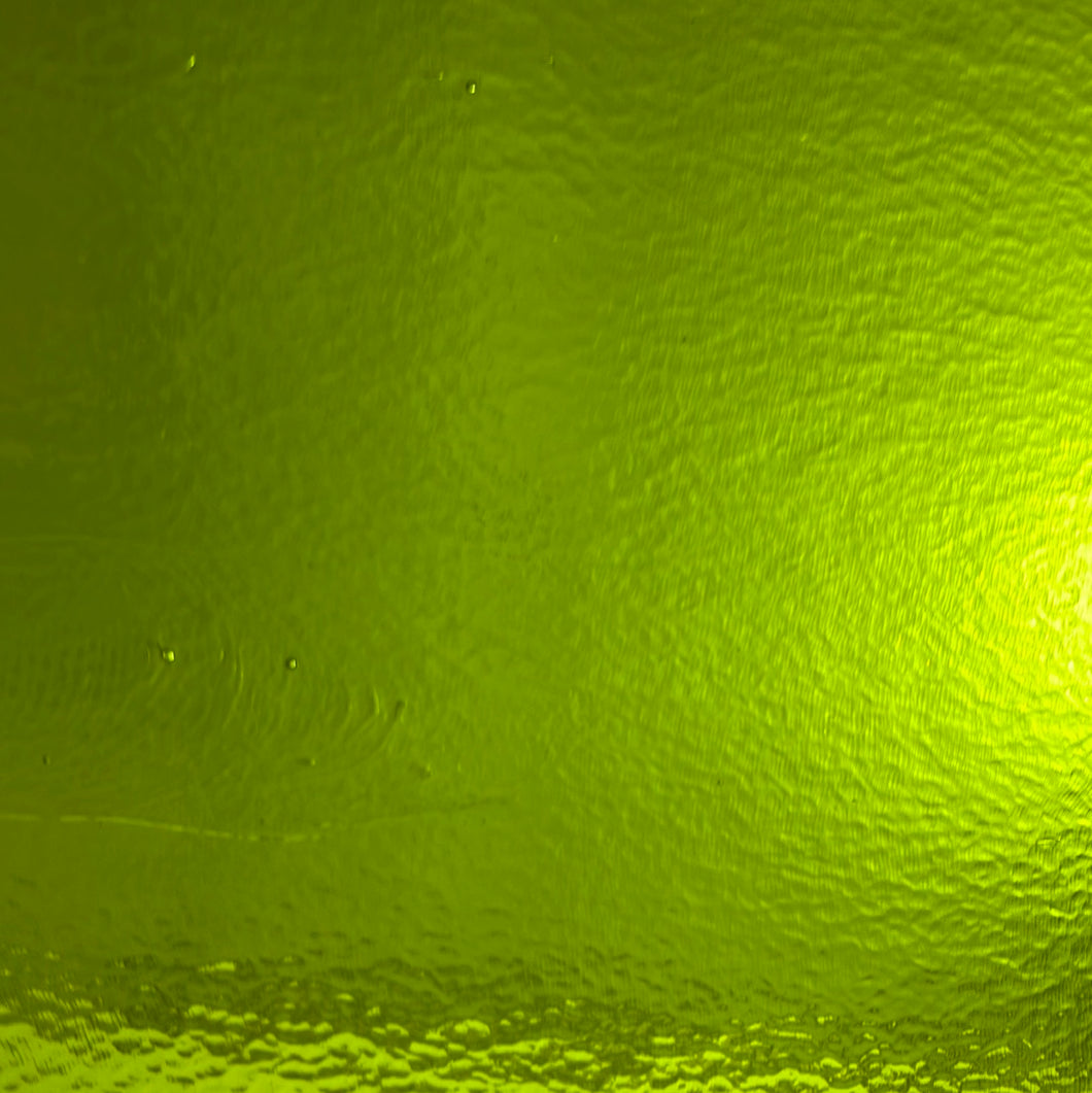 B142631 bullseye spring green transparent iridescent double rolled 90 COE 8.75 x 10