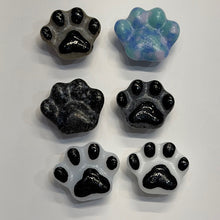 Load image into Gallery viewer, Paw magnet