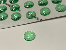 Load image into Gallery viewer, SALE: 11mm green uranium faceted