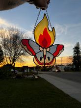 Load image into Gallery viewer, Moth to a Flame pre-cut kit by Hypmatizarism Glass