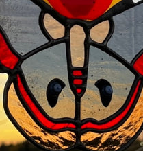 Load image into Gallery viewer, Moth to a Flame pre-cut kit by Hypmatizarism Glass