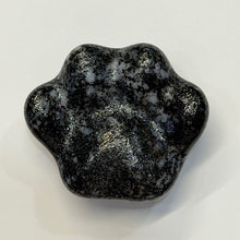 Load image into Gallery viewer, Paw magnet