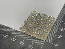 Load image into Gallery viewer, trichroic pearl square jewel