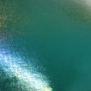 B141731 bullseye emerald transparent iridescent 90 COE 8.75 x 10