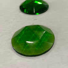Load image into Gallery viewer, 28mm green faceted jewel