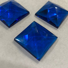 Load image into Gallery viewer, 25mm square turquoise faceted jewel